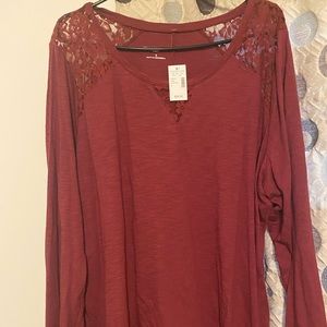 Maurice’s Plus size long sleeve tee with lace detail. Size 3x.NWT.
